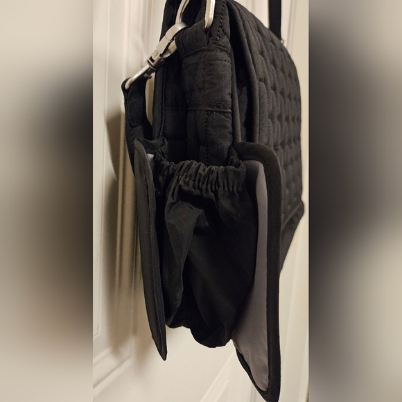 Lug Black Quilted messenger crossbody travel bag baby diaper bag - Picture 9 of 15